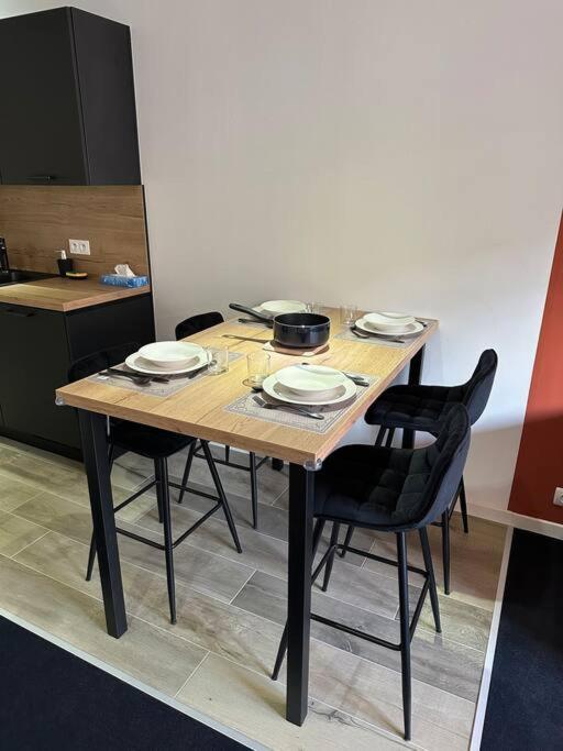 Appt De Standing Centre Ville Tarbes Ngoại thất bức ảnh