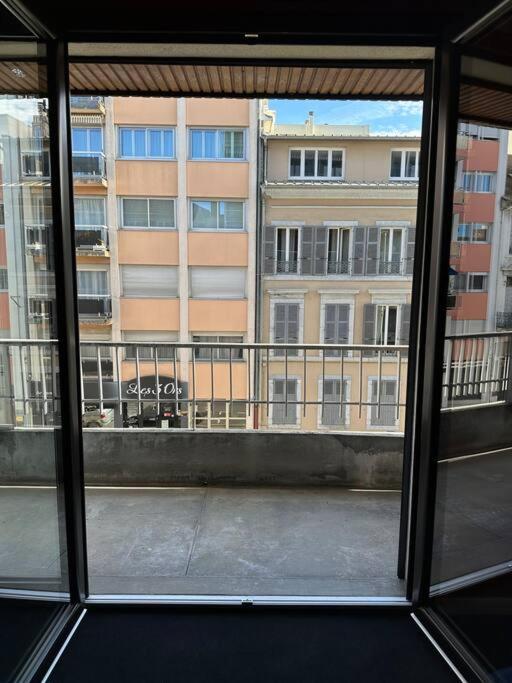 Appt De Standing Centre Ville Tarbes Ngoại thất bức ảnh